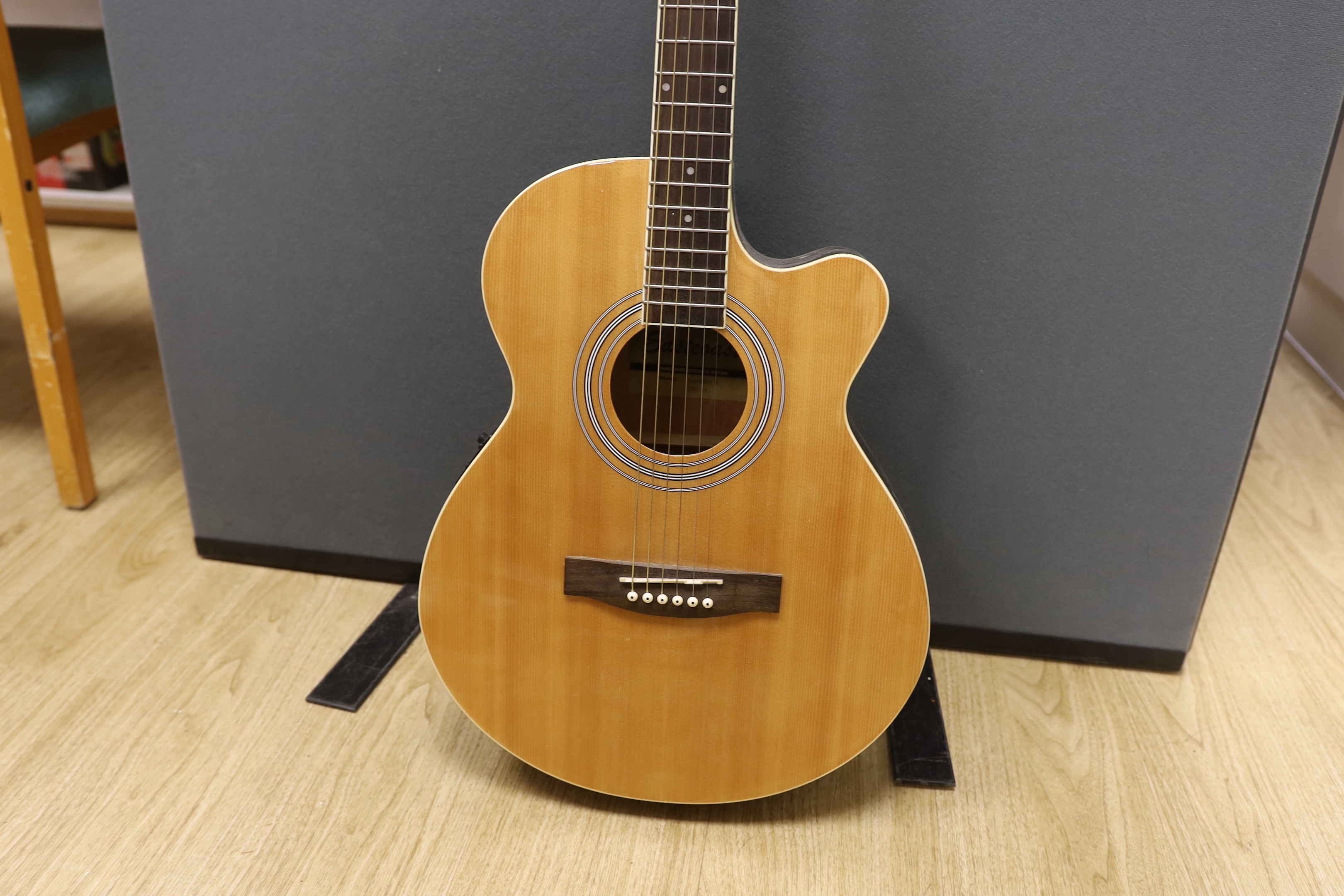 An Eastcoast electro-acoustic guitar, model no.SA40MJCFI-N